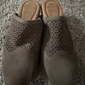 Earth Origins Brown Suede Slip-On Shoes